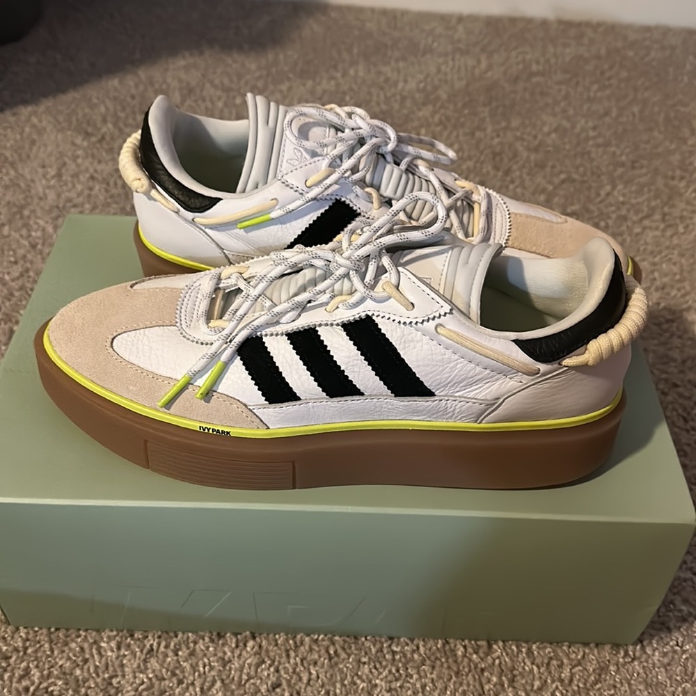 Never worn - Picture 3 of 3